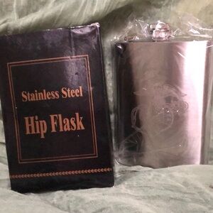 U.S.M.C. Globe & Anchor Flask NIB 8 Ounces